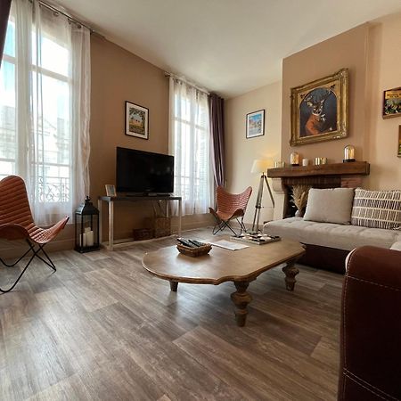 Cote Chateau - Grand Appartement Au Coeur De Blois Buitenkant foto